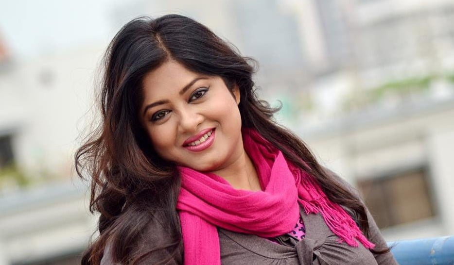 নায়িকা মৌসুমী ও তার ছেলে