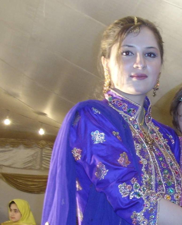 তৃষ্ণার্ত বিধবা মা পায়েসি বিদ্ধ্বা মা